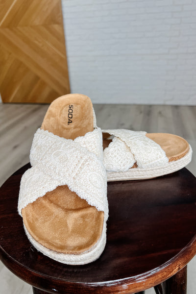 Shoreline Stride Sandals in Sadina Beige